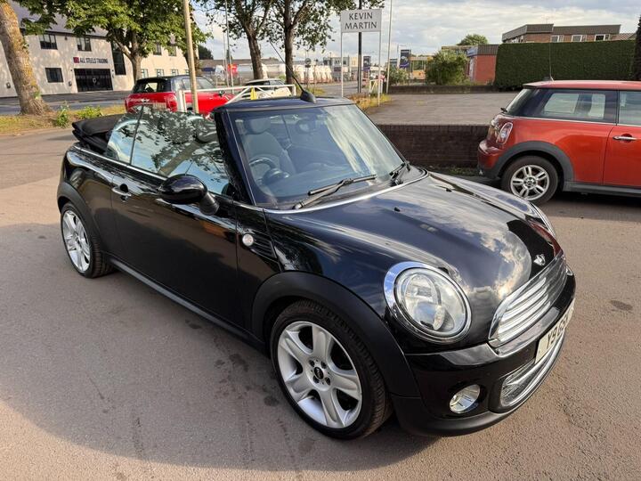 MINI Convertible 2.0 Cooper D Auto Euro 5 2dr