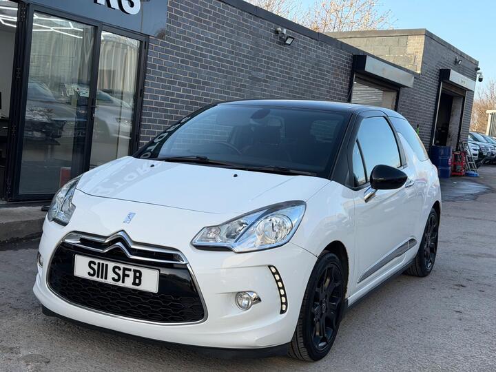 Citroen DS3 1.6 E-HDi Airdream DStyle Plus Euro 5 (s/s) 3dr Citroen DS3 1.6 E-HDi Airdream DStyle Plus Euro 5 (s/s) 3dr