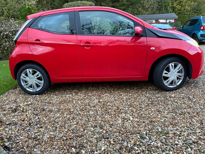 Toyota AYGO 1.0 VVT-i X-pression Euro 6 5dr