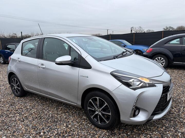 Toyota Yaris 1.5 VVT-h Icon Tech E-CVT Euro 6 (s/s) 5dr