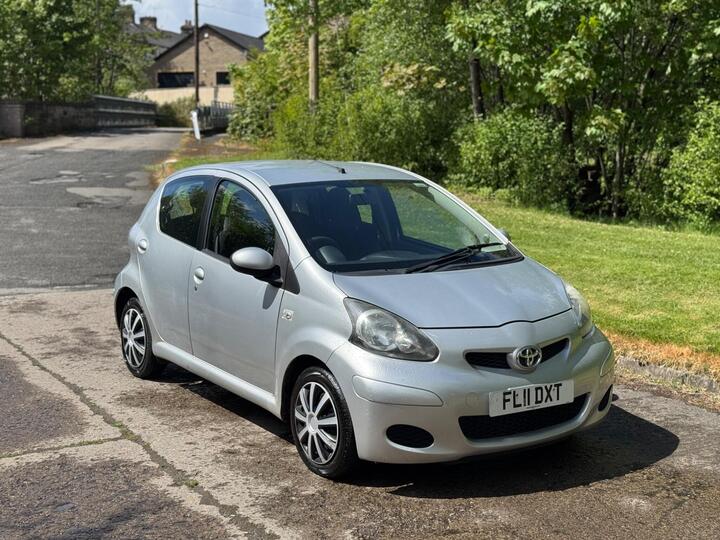 Toyota AYGO 1.0 VVT-i Ice Euro 5 5dr