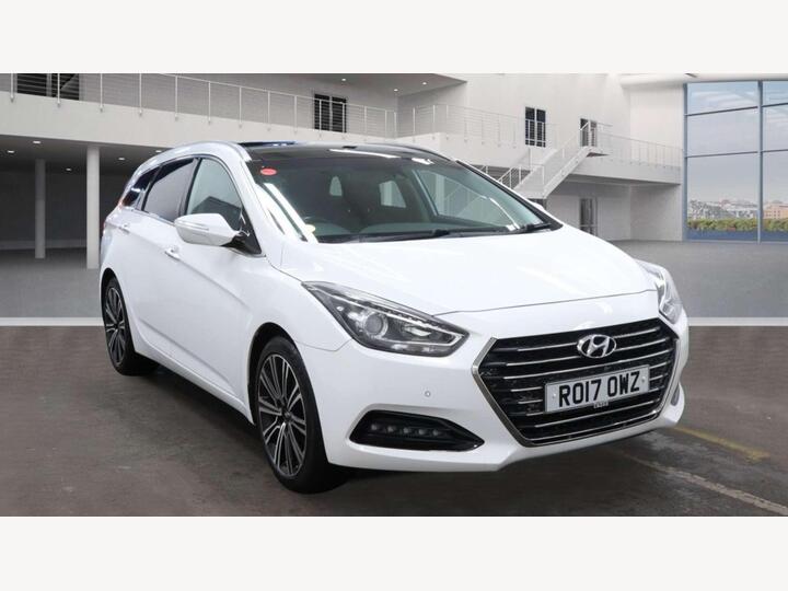 Hyundai I40 1.7 CRDi Blue Drive Premium Tourer Euro 6 (s/s) 5dr Hyundai I40 1.7 CRDi Blue Drive Premium Tourer Euro 6 (s/s) 5dr