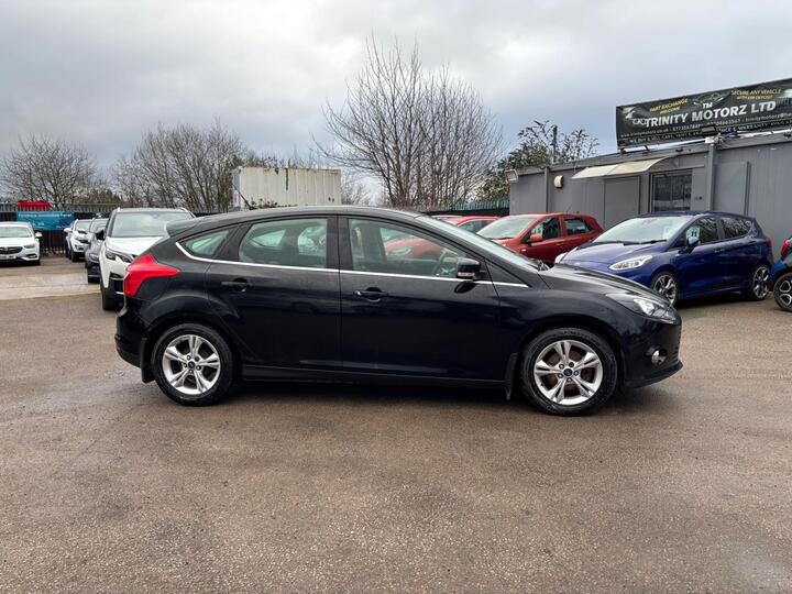 Ford Focus 1.0T EcoBoost Zetec Euro 5 (s/s) 5dr