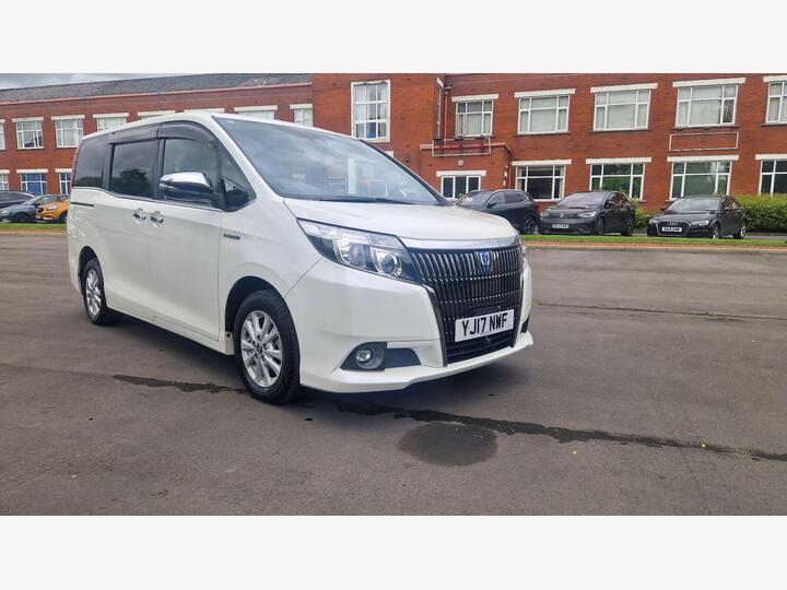 Toyota Voxy Toyota Voxy 1.8 Hybrid