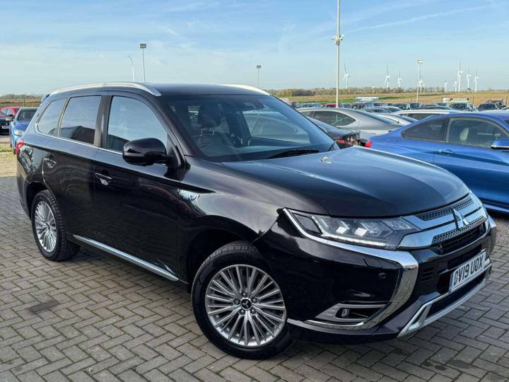 Mitsubishi OUTLANDER 2.4h TwinMotor 13.8kWh 4hs CVT 4WD Euro 6 (s/s) 5dr