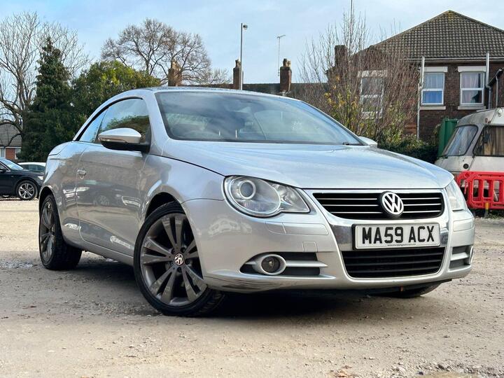 Volkswagen Eos 2.0 TDI CR Sport Cabriolet Euro 5 2dr Volkswagen Eos 2.0 TDI CR Sport Cabriolet Euro 5 2dr