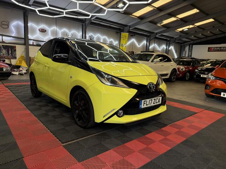 Toyota AYGO 1.0 VVT-i X-cite 3 Yellow Bi-Tone Euro 6 5dr