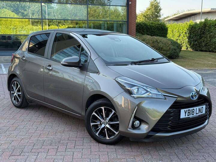 Toyota Yaris 1.5 VVT-h Icon Tech E-CVT Euro 6 (s/s) 5dr