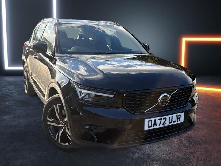 Volvo XC40 2.0 B3 MHEV Plus Dark DCT Auto Euro 6 (s/s) 5dr