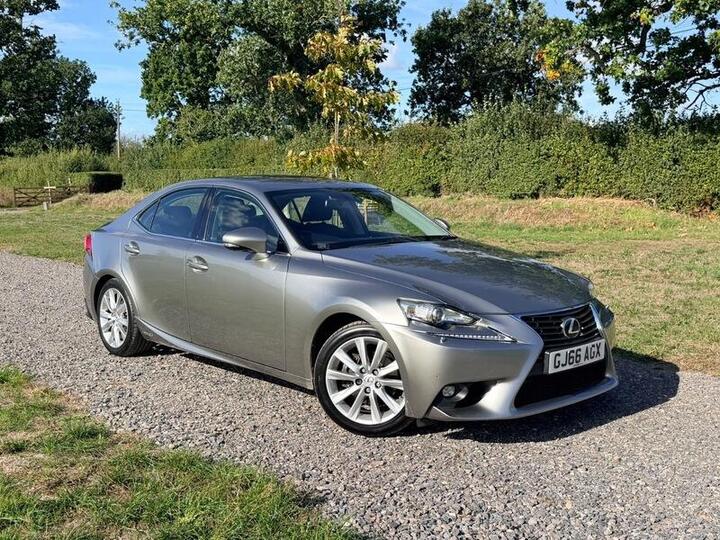 Lexus IS 2.5 300h Advance E-CVT Euro 6 (s/s) 4dr
