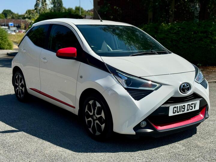 Toyota AYGO 1.0 VVT-i X-trend Funroof X-shift Euro 6 5dr