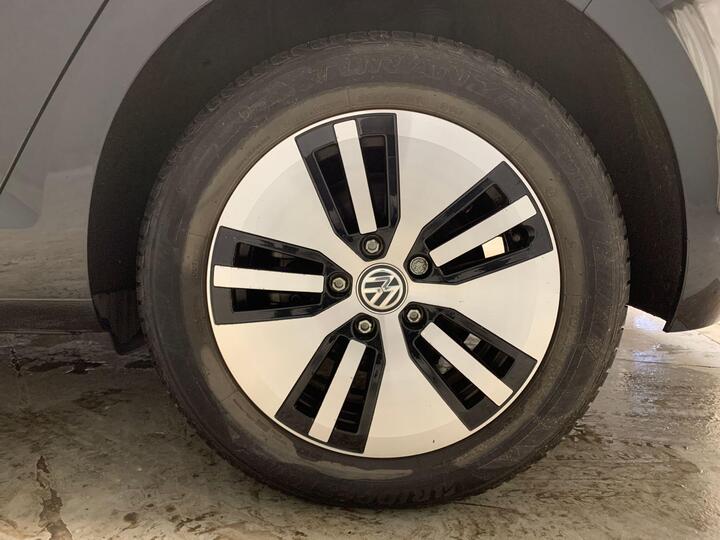 Volkswagen E-golf 35.8kWh E-Golf Auto 5dr