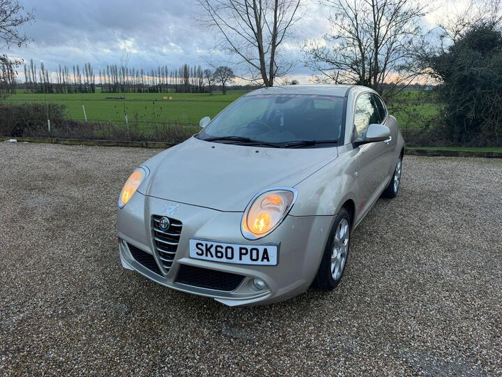 Alfa Romeo MiTo 1.4 16V Lusso Euro 5 3dr Alfa Romeo MiTo 1.4 16V Lusso Euro 5 3dr
