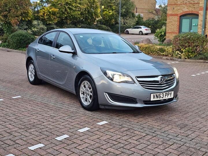 Vauxhall Insignia 1.8 16V Design Euro 5 5dr