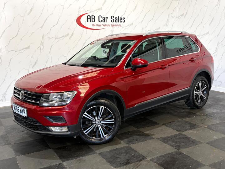 Volkswagen Tiguan 2.0 TDI BlueMotion Tech SE Navigation DSG 4Motion Euro 6 (s/s) 5dr Volkswagen Tiguan 2.0 TDI BlueMotion Tech SE Navigation DSG 4Motion Euro 6 (s/s) 5dr