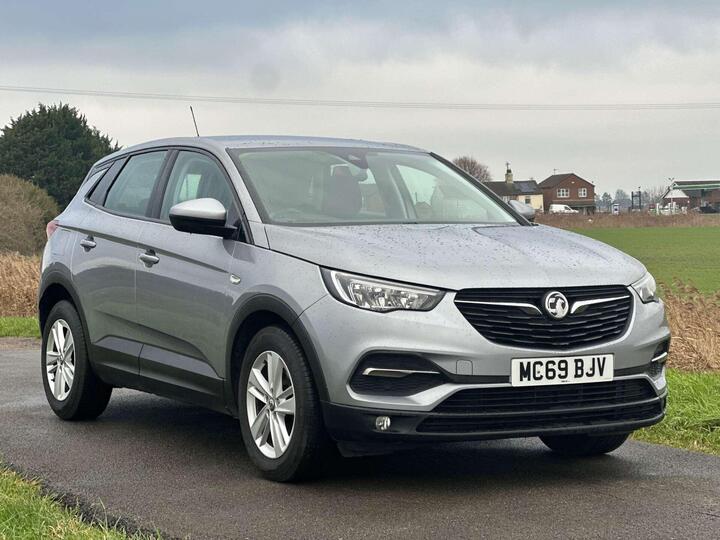 Vauxhall GRANDLAND X 1.2 Turbo SE Euro 6 (s/s) 5dr Vauxhall GRANDLAND X 1.2 Turbo SE Euro 6 (s/s) 5dr