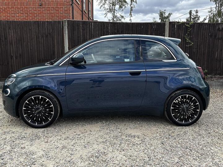 Fiat 500e 42kWh La Prima Auto 3dr