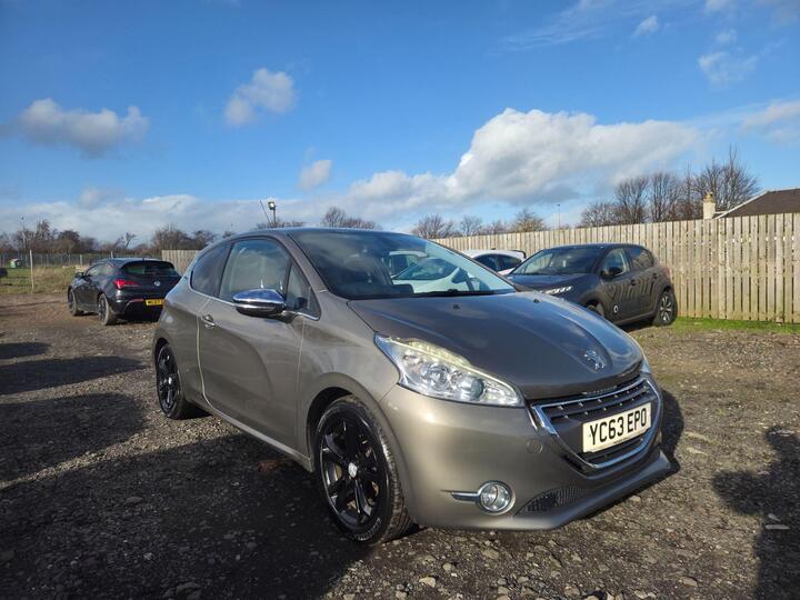 Peugeot 208 1.2 VTi Allure Euro 5 3dr Peugeot 208 1.2 VTi Allure Euro 5 3dr