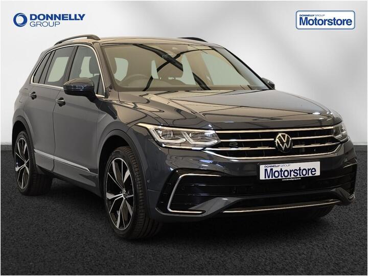 Volkswagen Tiguan 1.4 TSI 13kWh R-Line DSG Euro 6 (s/s) 5dr Volkswagen Tiguan 1.4 TSI 13kWh R-Line DSG Euro 6 (s/s) 5dr