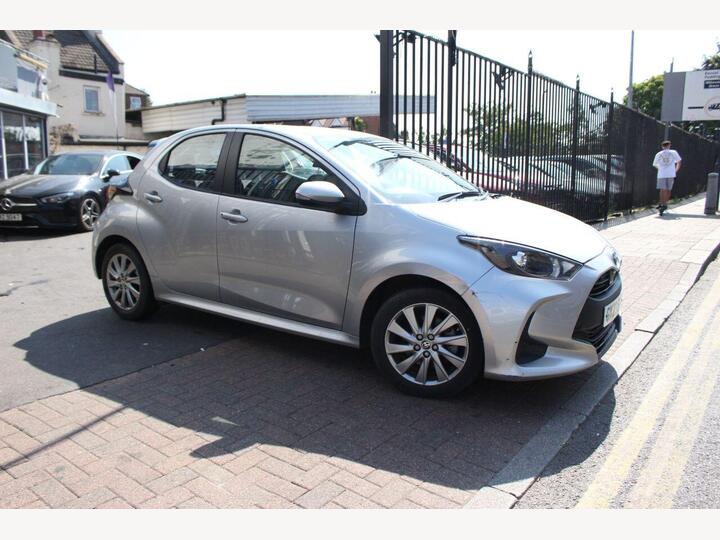 Toyota YARIS 1.5 VVT-h Icon E-CVT Euro 6 (s/s) 5dr