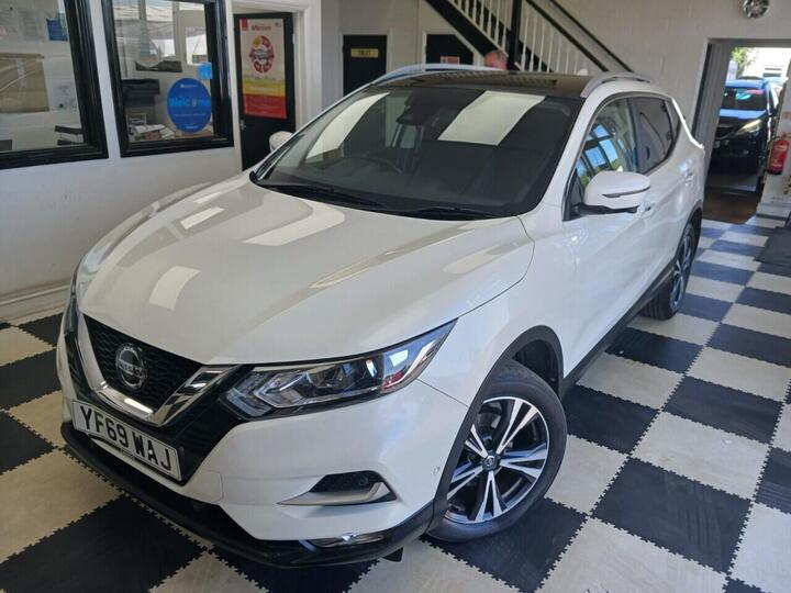 Nissan QASHQAI 1.5 DCi N-Connecta Euro 6 (s/s) 5dr