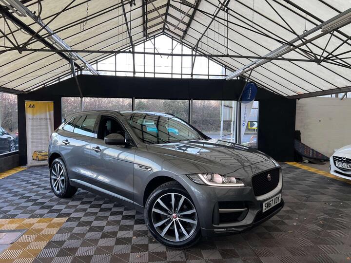 Jaguar F-PACE 2.0 D240 R-Sport Auto AWD Euro 6 (s/s) 5dr Jaguar F-PACE 2.0 D240 R-Sport Auto AWD Euro 6 (s/s) 5dr