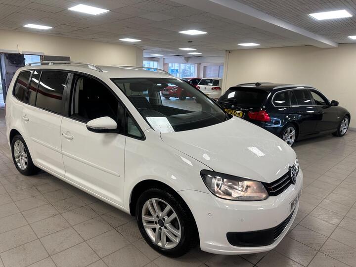 Volkswagen Touran 1.6 TDI SE Euro 5 5dr Volkswagen Touran 1.6 TDI SE Euro 5 5dr