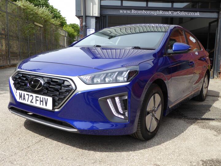Hyundai IONIQ 1.6 H-GDi Premium DCT Euro 6 (s/s) 5dr Hyundai IONIQ 1.6 H-GDi Premium DCT Euro 6 (s/s) 5dr