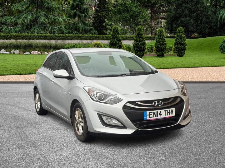 Hyundai I30 1.6 CRDi Blue Drive Active Euro 5 (s/s) 5dr Hyundai I30 1.6 CRDi Blue Drive Active Euro 5 (s/s) 5dr