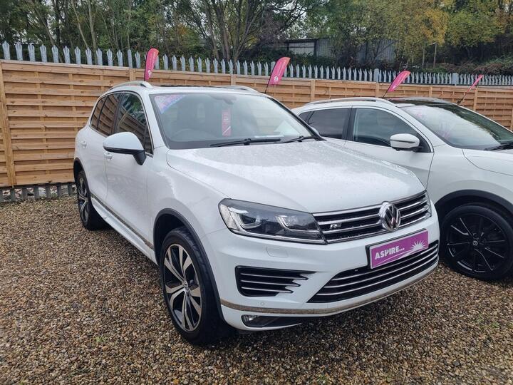 Volkswagen TOUAREG 3.0 TDI V6 BlueMotion Tech R-Line Tiptronic 4WD Euro 6 (s/s) 5dr Volkswagen TOUAREG 3.0 TDI V6 BlueMotion Tech R-Line Tiptronic 4WD Euro 6 (s/s) 5dr