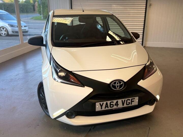Toyota AYGO 1.0 VVT-i X Euro 5 5dr Euro 5