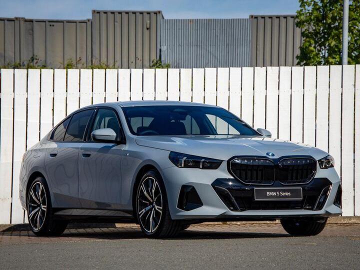 BMW 5 Series 3.0 550e 22.1kWh M Sport Pro Steptronic XDrive Euro 6 (s/s) 4dr