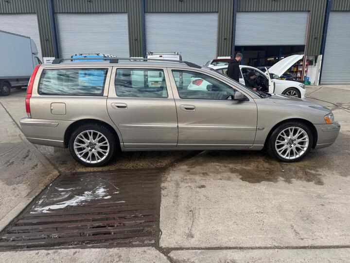 Volvo V70 2.4 D5 SE Geartronic 5dr