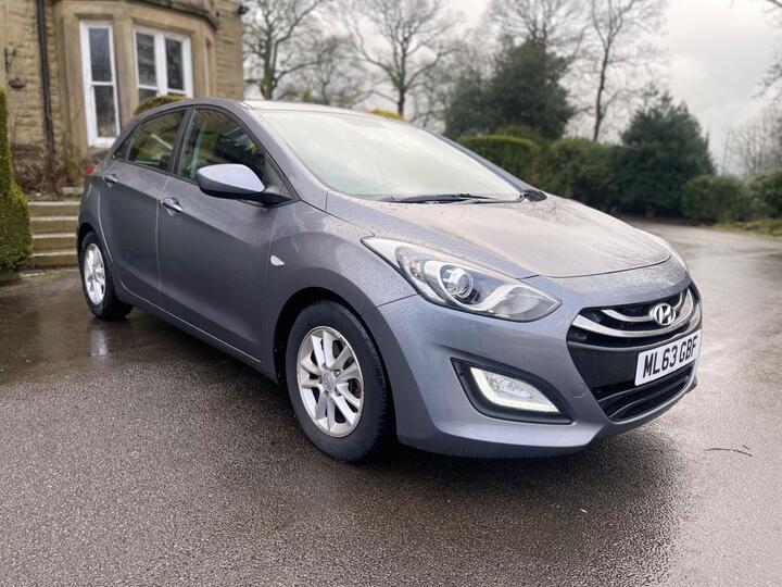 Hyundai I30 1.6 CRDi Active Auto Euro 5 5dr Hyundai I30 1.6 CRDi Active Auto Euro 5 5dr