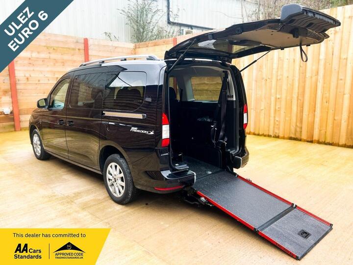 Ford GRAND TOURNEO CONNECT 2.0 EcoBlue Titanium DCT Euro 6 (s/s) 5dr Ford GRAND TOURNEO CONNECT 2.0 EcoBlue Titanium DCT Euro 6 (s/s) 5dr