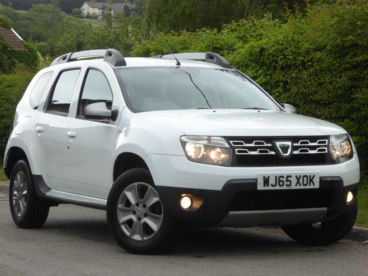 Dacia Duster 1.5 DCi Laureate Euro 6 (s/s) 5dr Dacia Duster 1.5 DCi Laureate Euro 6 (s/s) 5dr