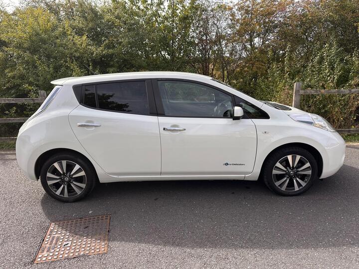 Nissan Leaf 24kWh Tekna Auto 5dr