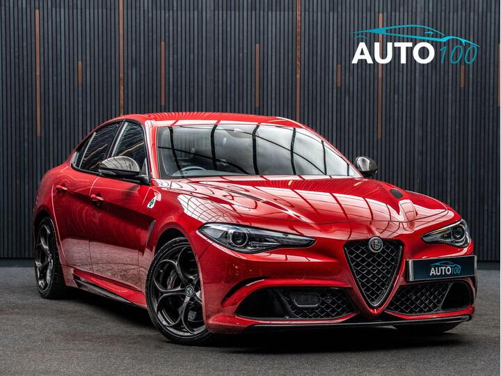 Alfa Romeo Giulia 2.9 V6 Bi-Turbo Quadrifoglio Auto Euro 6 (s/s) 4dr Alfa Romeo Giulia 2.9 V6 Bi-Turbo Quadrifoglio Auto Euro 6 (s/s) 4dr