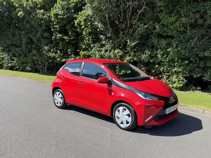 Toyota AYGO 1.0 VVT-i X-play X-shift Euro 6 5dr