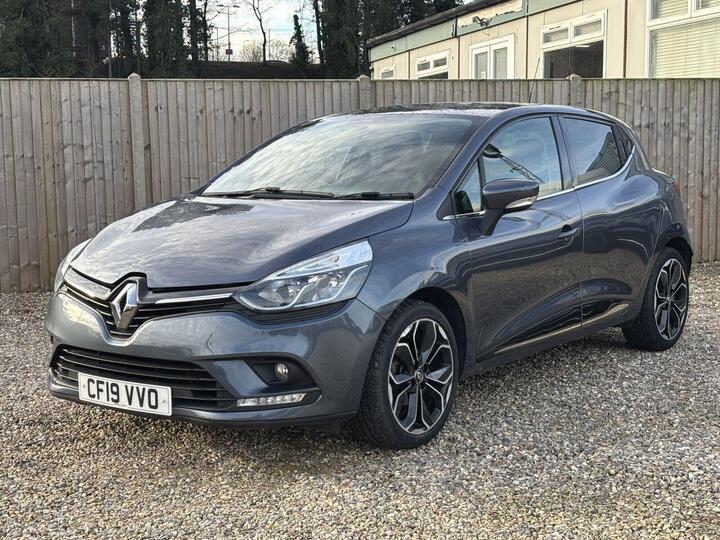 Renault CLIO 0.9 TCe Iconic Euro 6 (s/s) 5dr Renault CLIO 0.9 TCe Iconic Euro 6 (s/s) 5dr