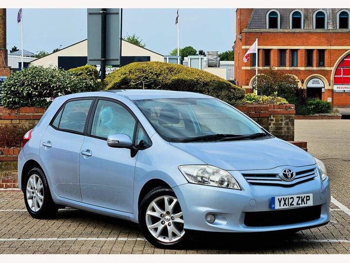 Toyota Auris 1.6 V-Matic TR Euro 5 5dr Toyota Auris 1.6 V-Matic TR Euro 5 5dr