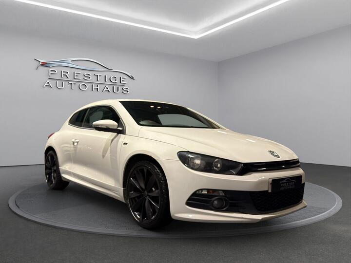 Volkswagen Scirocco 2.0 TDI R-Line DSG Euro 5 3dr (Leather, Nav) Volkswagen Scirocco 2.0 TDI R-Line DSG Euro 5 3dr (Leather, Nav)