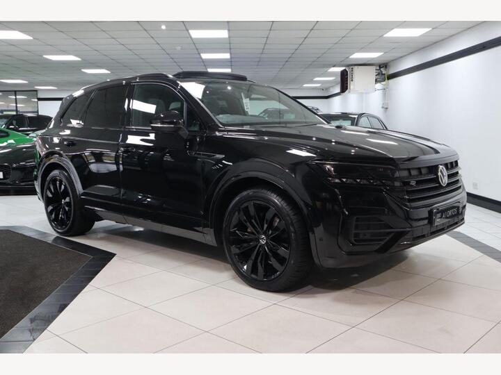 Volkswagen TOUAREG 3.0 TDI V6 Black Edition Tiptronic 4Motion Euro 6 (s/s) 5dr Volkswagen TOUAREG 3.0 TDI V6 Black Edition Tiptronic 4Motion Euro 6 (s/s) 5dr