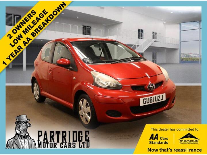 Toyota AYGO 1.0 VVT-i Ice Euro 5 5dr Toyota AYGO 1.0 VVT-i Ice Euro 5 5dr
