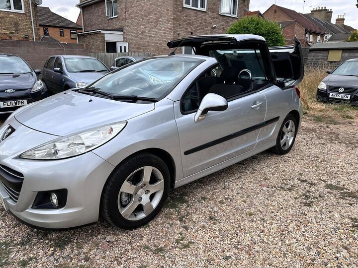 Peugeot 207 CC 1.6 HDi Active Euro 5 2dr