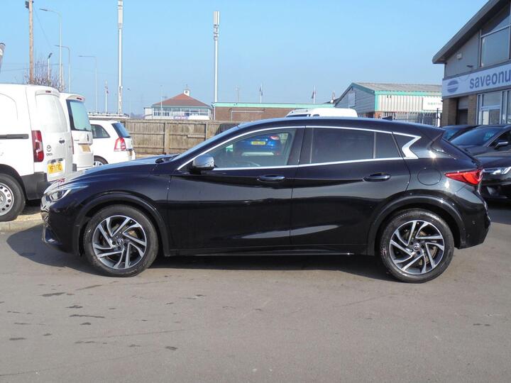 Infiniti Q30 1.5d Premium Euro 6 (s/s) 5dr