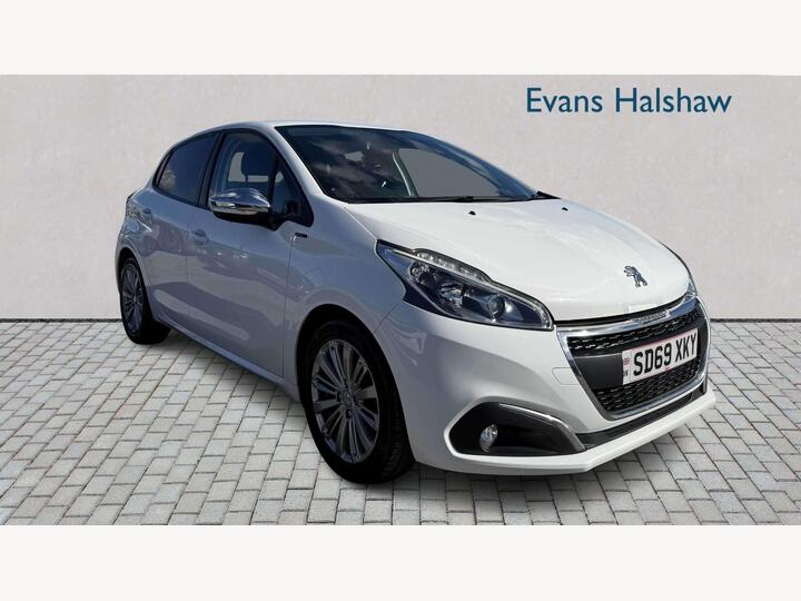 Peugeot 208 HATCHBACK 1.2 PureTech 82 Signature 5dr [Start Stop]