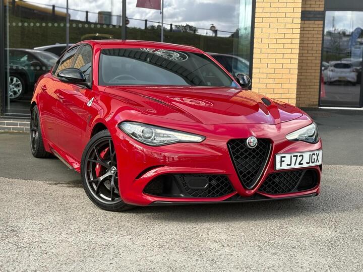 Alfa Romeo Giulia 2.9 V6 Bi-Turbo Quadrifoglio Auto Euro 6 (s/s) 4dr Alfa Romeo Giulia 2.9 V6 Bi-Turbo Quadrifoglio Auto Euro 6 (s/s) 4dr