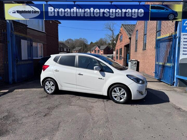 Hyundai IX20 1.6 CRDi Style Euro 5 (s/s) 5dr Hyundai IX20 1.6 CRDi Style Euro 5 (s/s) 5dr