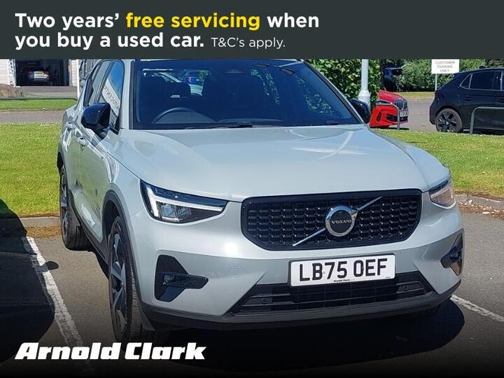 Volvo XC40 2.0 B4 MHEV Plus Dark DCT Auto Euro 6 (s/s) 5dr